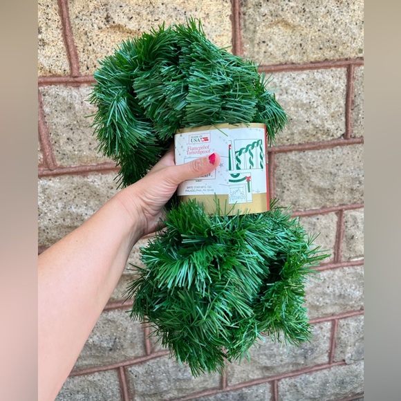 NWT outdoor/indoor garland 30 ft - Picture 2 of 6